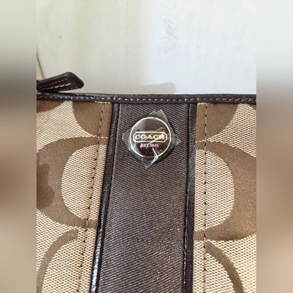 Coach Brown and Black Signature Clutch with Gold Chain - Picture 4 of 10